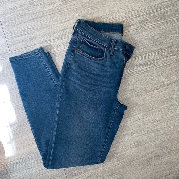 J CREW mid rise 8 inch skinny Denim Jean